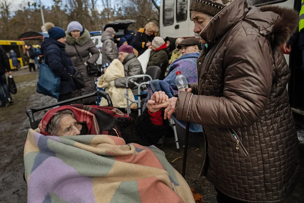 Ukrán civilek evakuálása Irpinből-2022. március